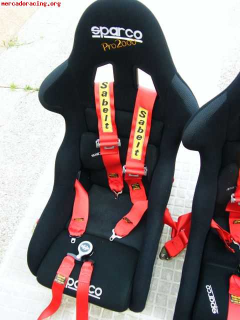 Baquets sparco pro 2000 arneses sabelt