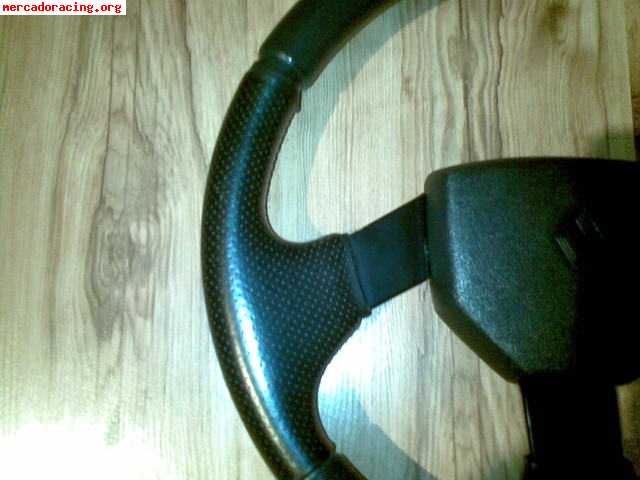 Vendo volante original clio 16v / r19 16v