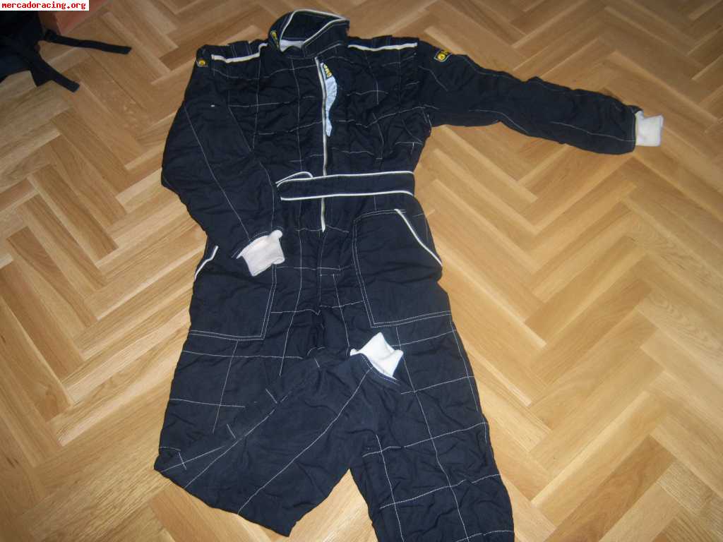 Vendo 2 equipaciones de piloto omp completas.