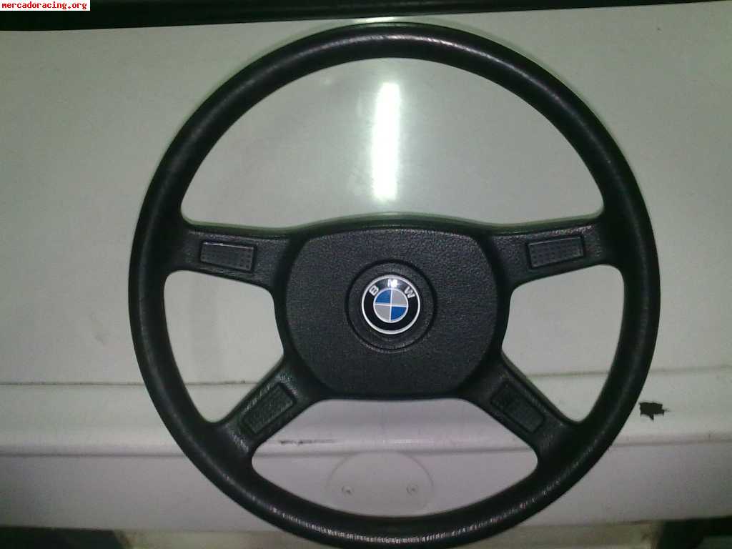 Vendo volante y paneles bmw e30