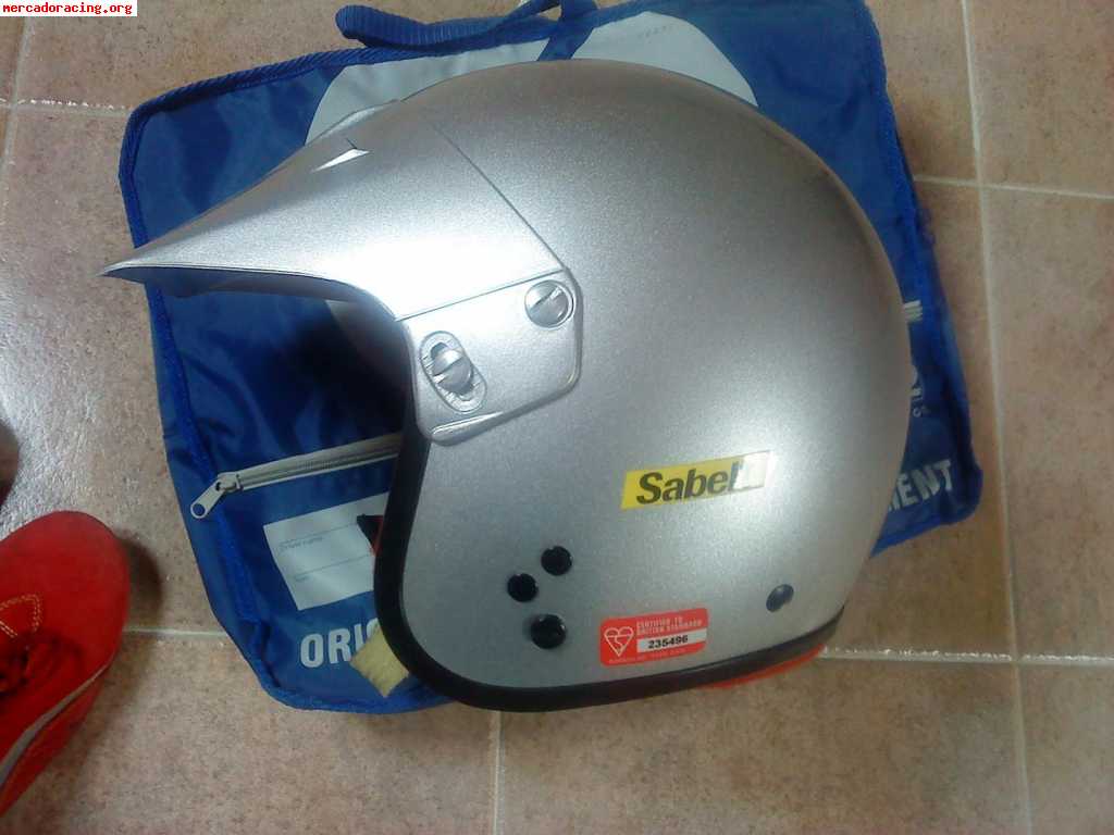 Vendo casco,botines y funda sparco.