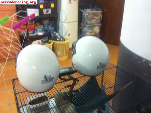 Vendo conjunto 2 cascos sparco con microfonos y centralita s