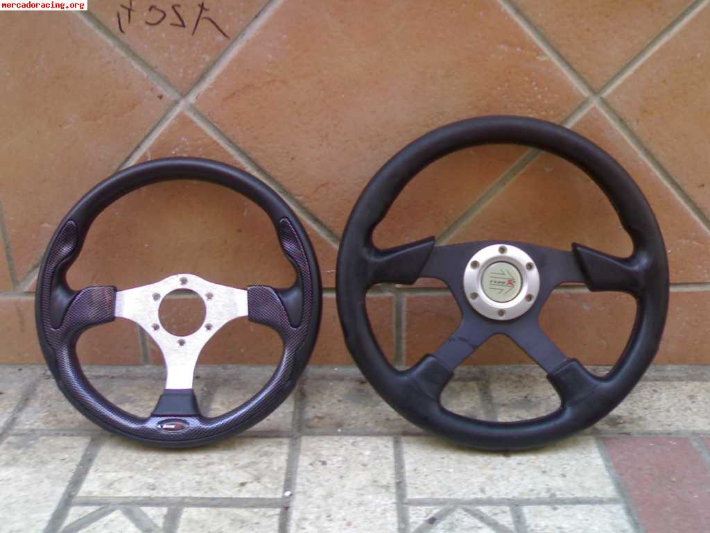 Vendo piña momo para ford fiesta y volantes varios