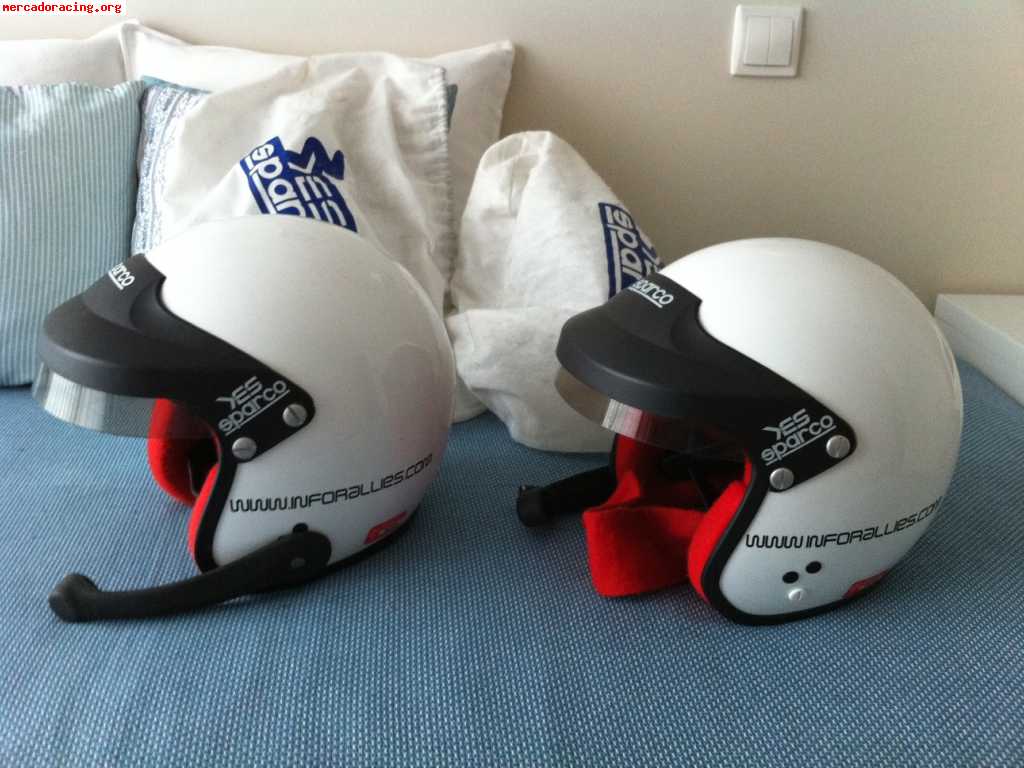 Se venden dos cascos sparco