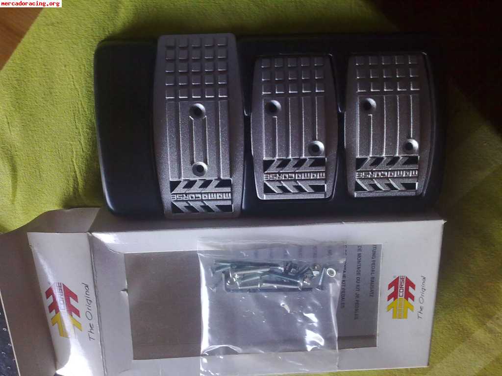 Se venden pedales de aluminio momo