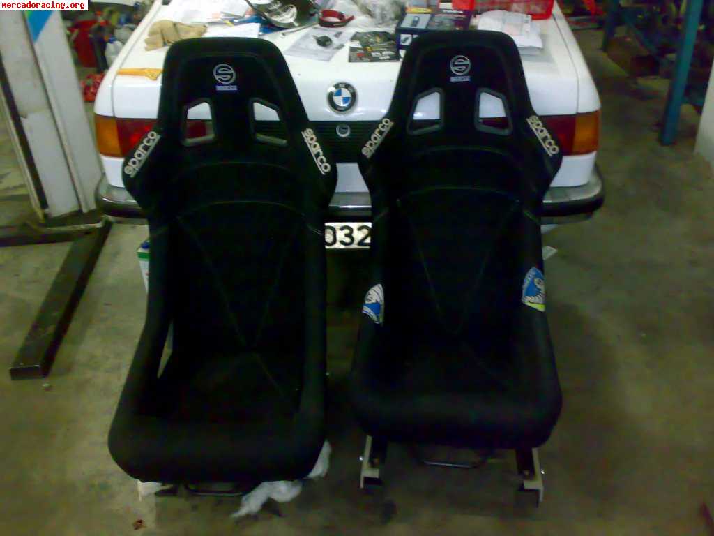 2 bacquets sparco 200€