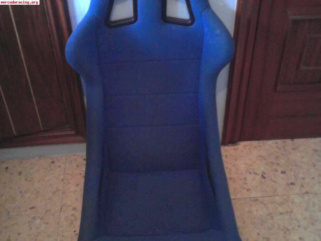 Backet sparco azul con bases de saxo en buen estado por 80 e