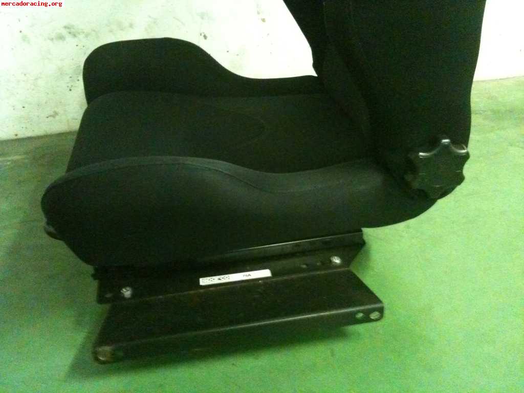Se vende baquet omp reclinable ,perfecto estado;