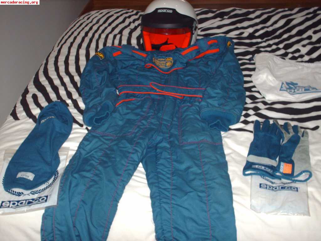 Se vende mono, casco, guantes,...