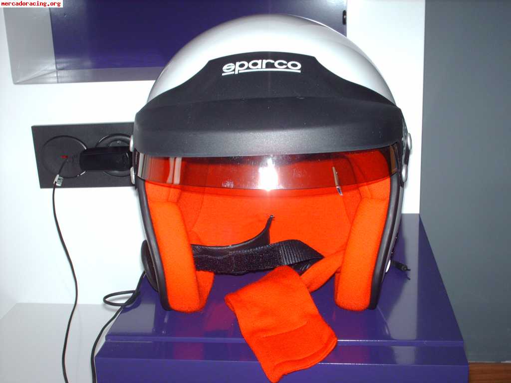 Se vende mono, casco, guantes,...
