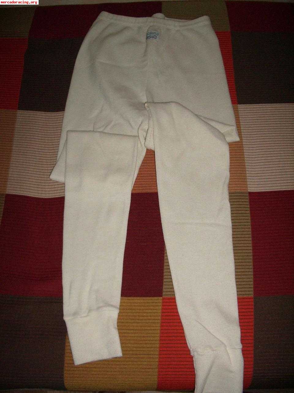 Equipacion interna ( pantalon   camisa ) seminueva