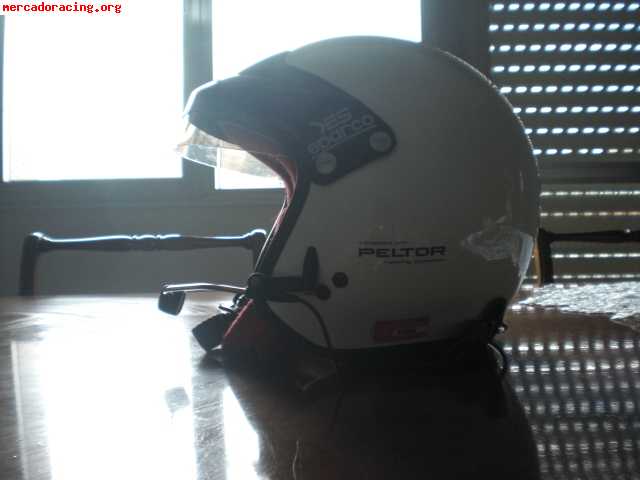 Vendo o cambio casco, mono y arneses 