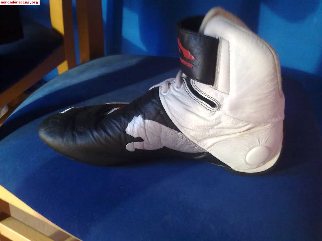 Se venden botas puma blancas y negras apenas usadas nº 40