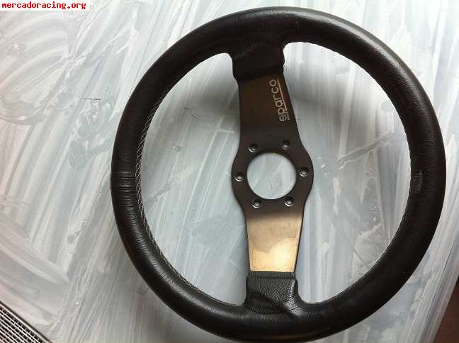 Se vende volante sparco de 2 palos 55€