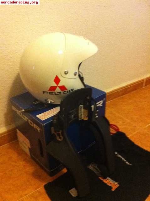 Casco, hans, baquet y mono