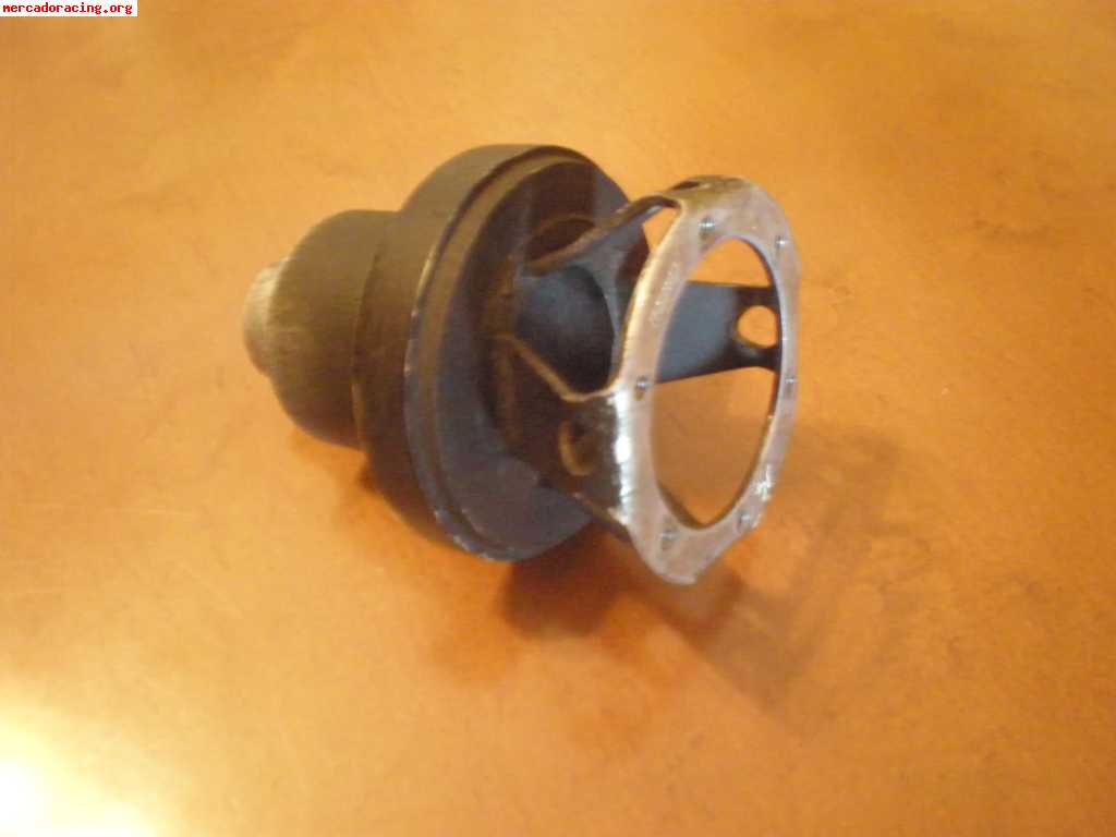 Se vende diverso material: semibaquet, volante plano, y piña