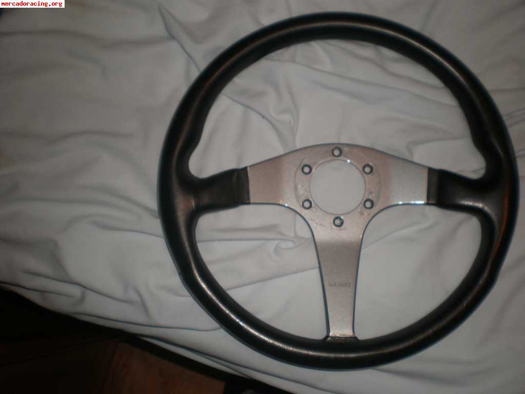 Se vende diverso material: semibaquet, volante plano, y piña