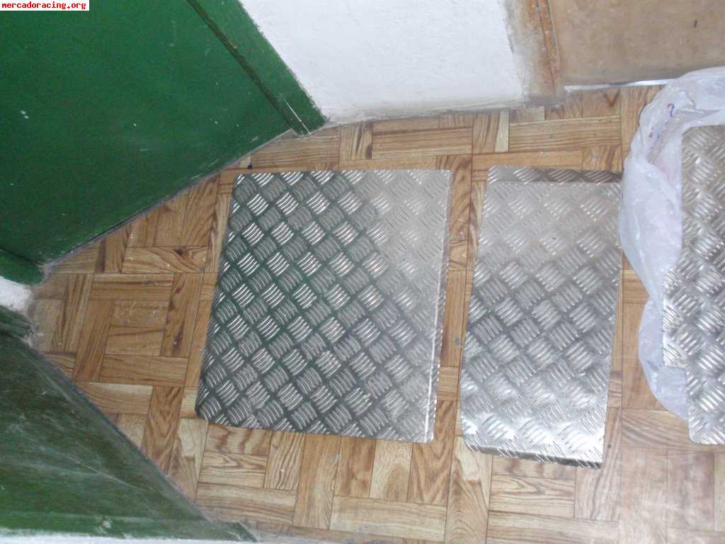 Se venden alfombrillas de chapa