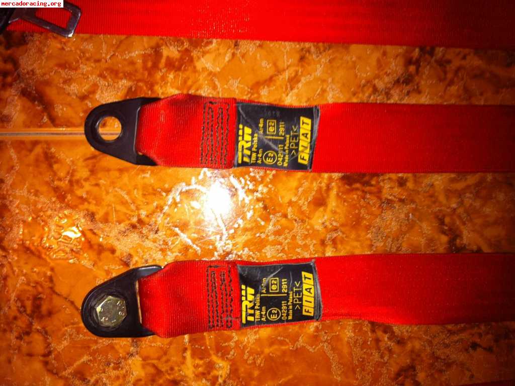 2 cinturones rojos de 2,5m de largo ( 80€ )