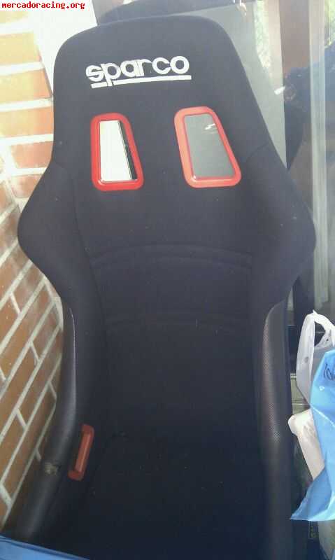 Se vende escape grupon y baquet sparco para saxo vts