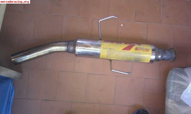 Se vende escape grupon y baquet sparco para saxo vts