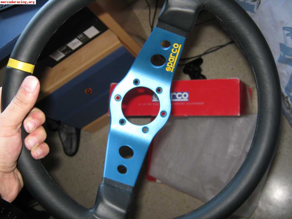 Se vende volante sparco de piel sin uso 80 €