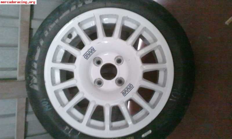 Se vende  baket sparco sprint y dos arnes de 3  sabelt de 4 