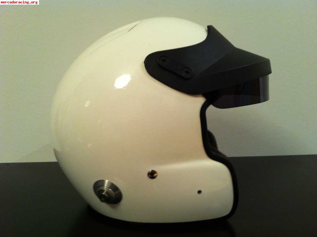 Se venden dos cascos de competicion