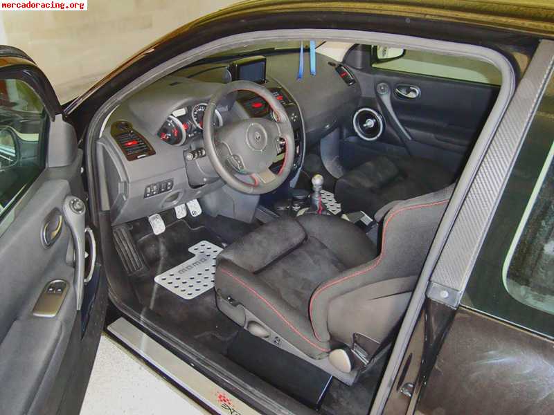 Recaro sporttrendline   bases megane r26