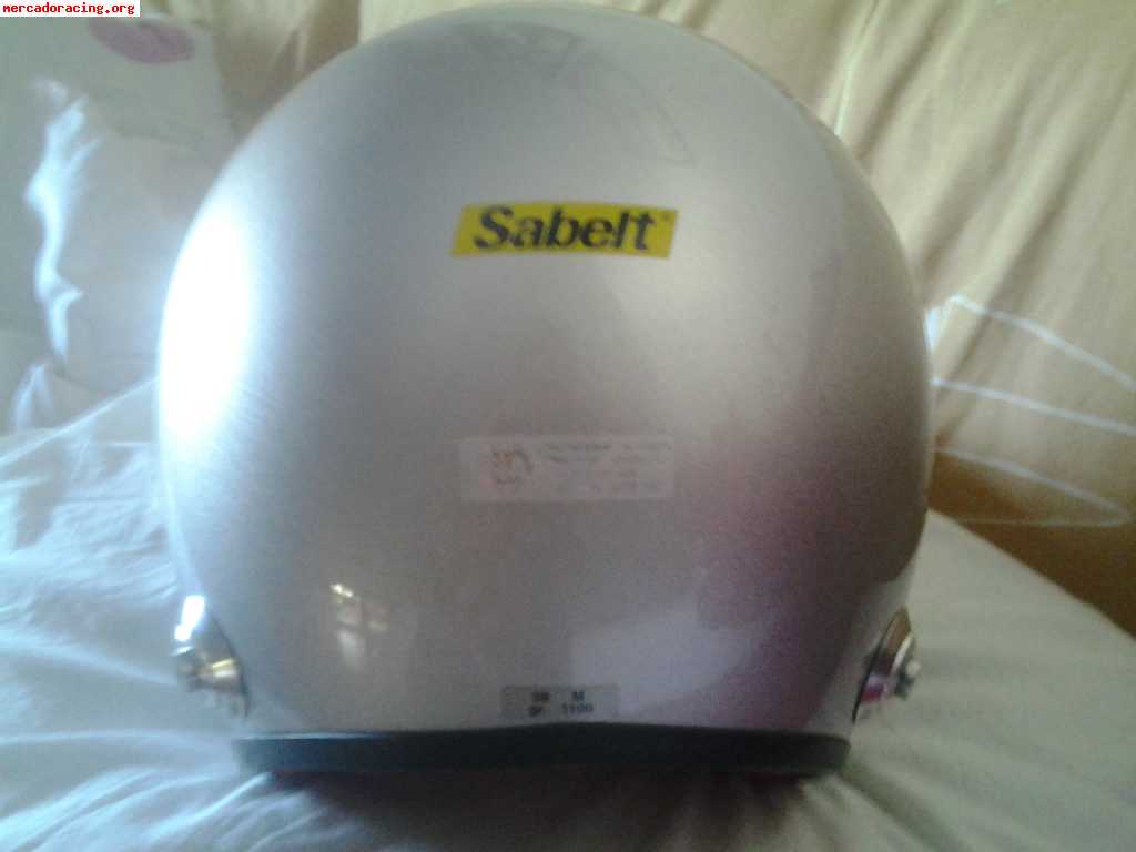 Casco sabelt 2 carreras esta nuevo hans