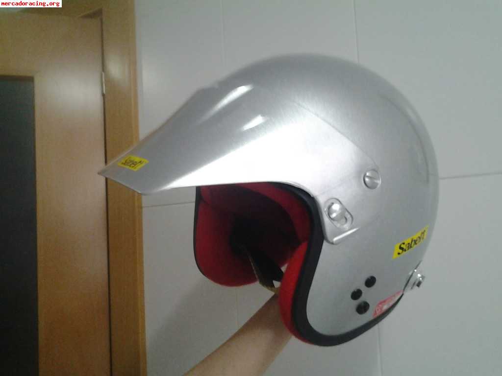 Casco sabelt 2 carreras esta nuevo hans