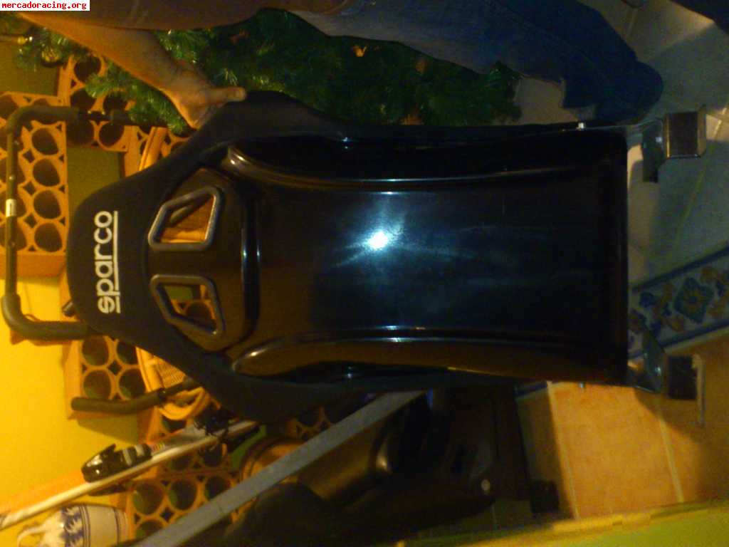 Vendo pack completo competición (baquet, casco, hans, ropa i