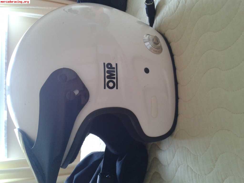 Vendo equipo completo de equipación interna mono,casco,ropa 