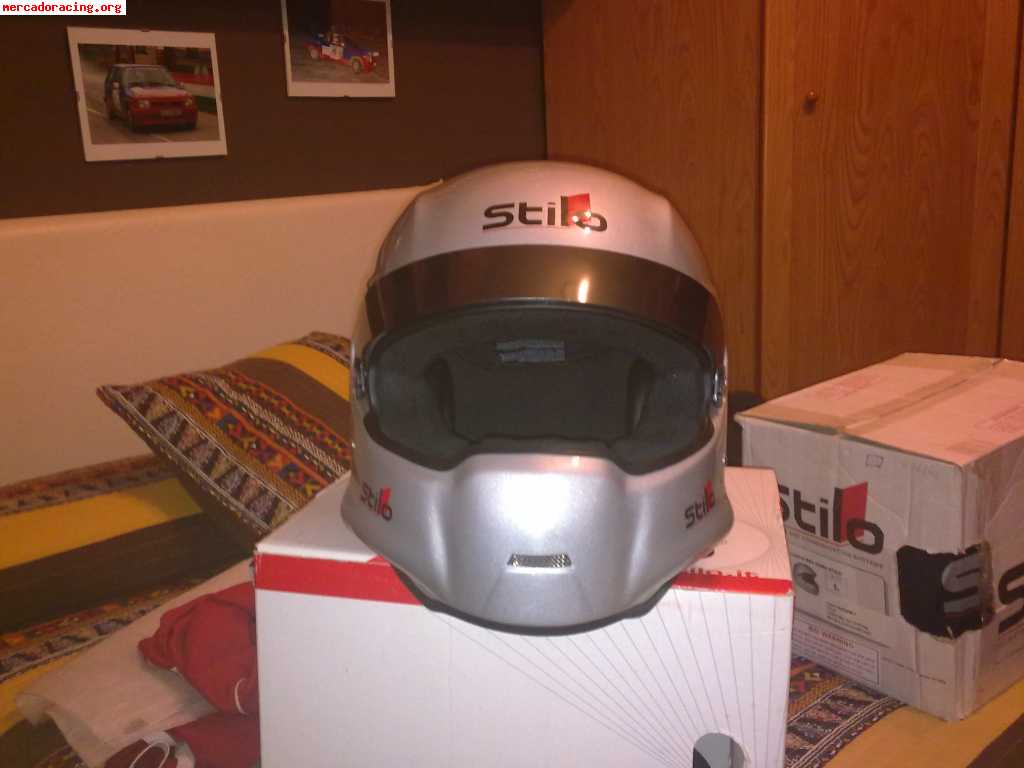 Vendo casco,hans y regalo guantes