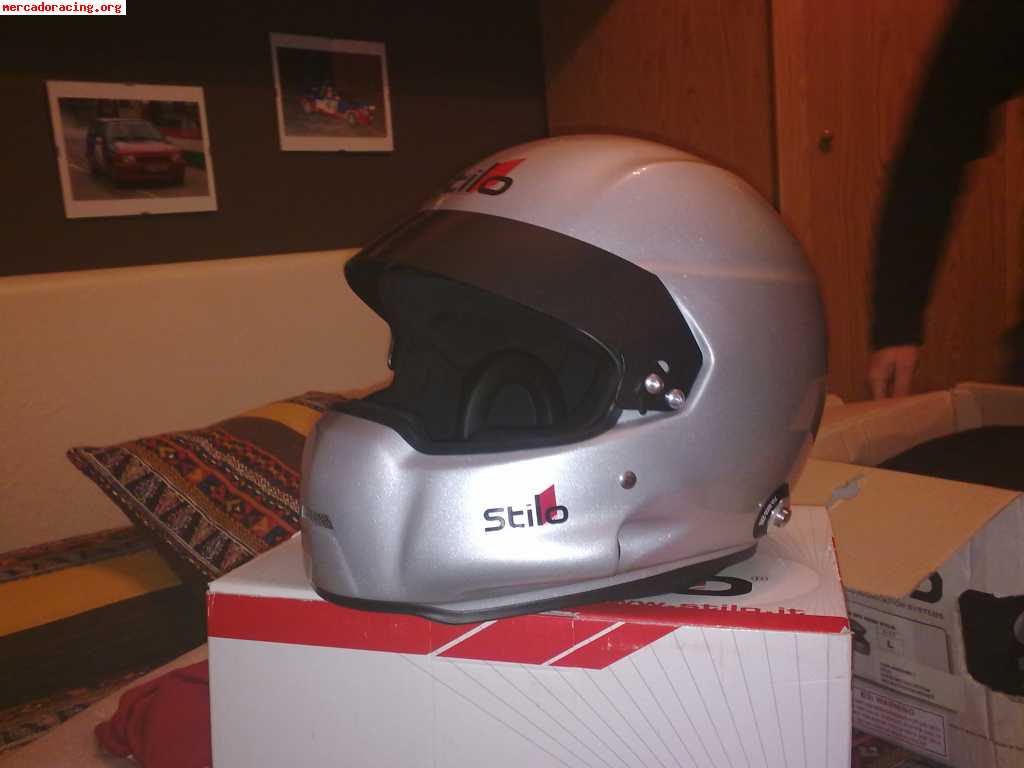 Vendo casco,hans y regalo guantes