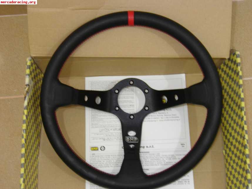 Volante desplazado omp corsica negro/rojo - nuevo
