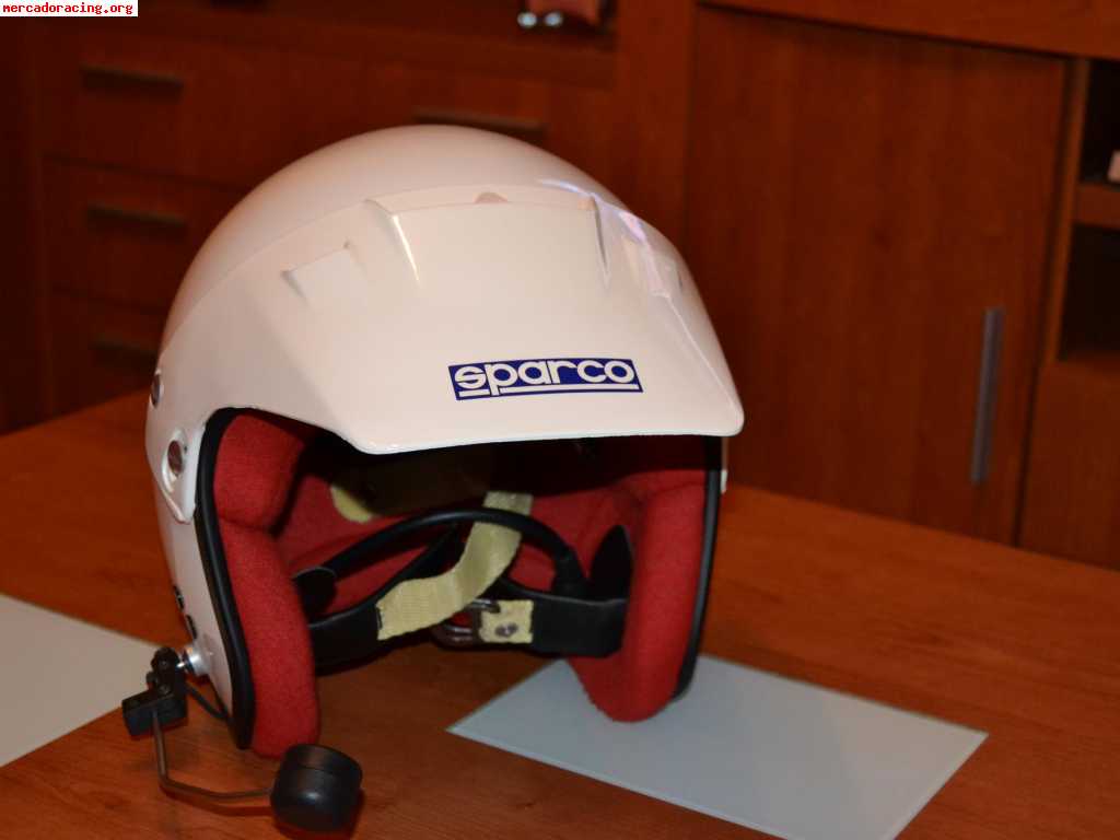 Se vende casco y hans de carbono 