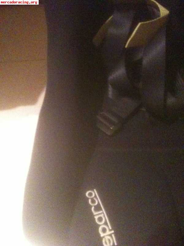 Vendo backet sparco corsa negro caducado muy cuidado