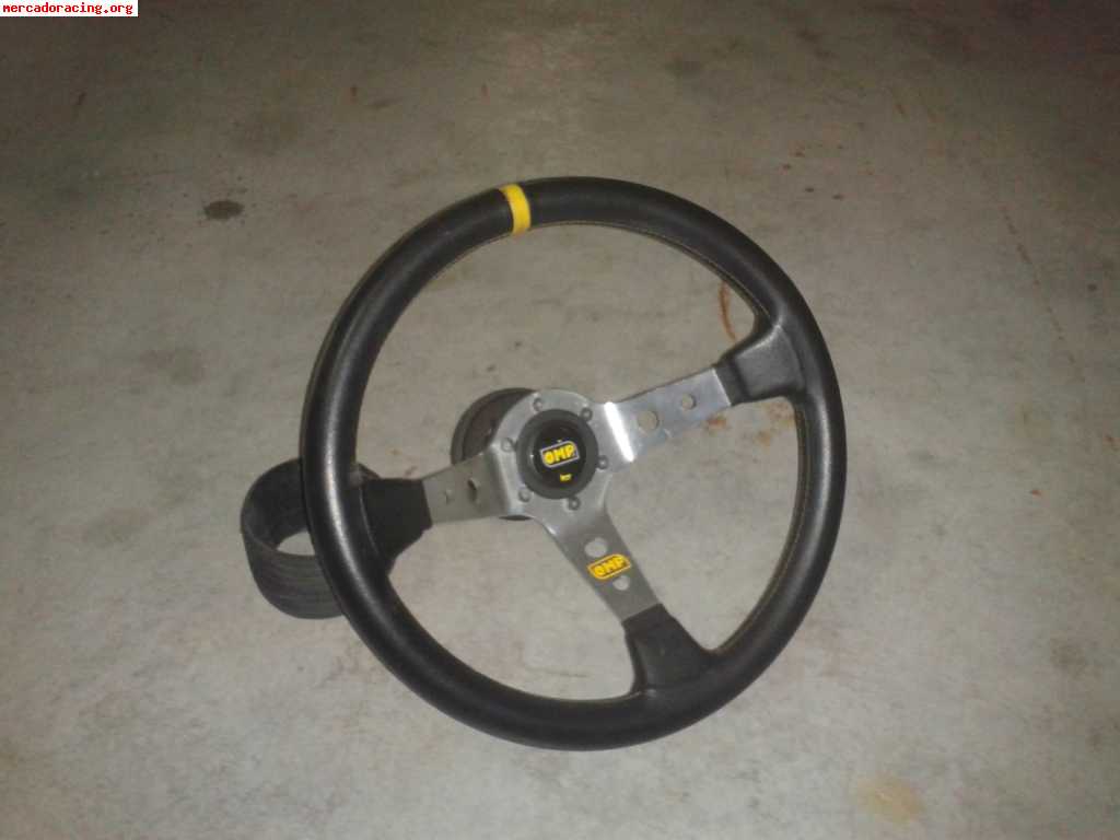 Se vende piña para saxo y volante omp en buen estado!! 100 e