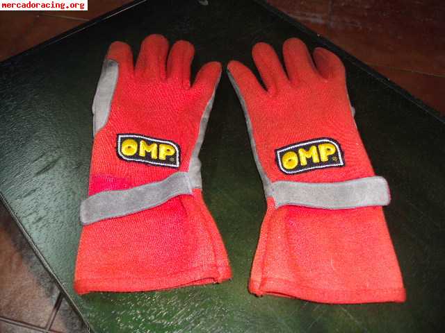 Vendo par de guantes omp.