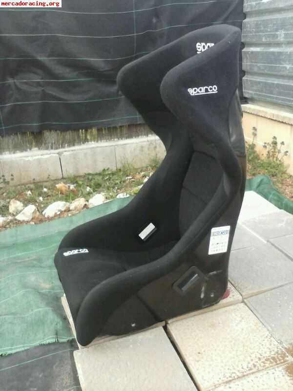 Vendo baquet y arnes caducado