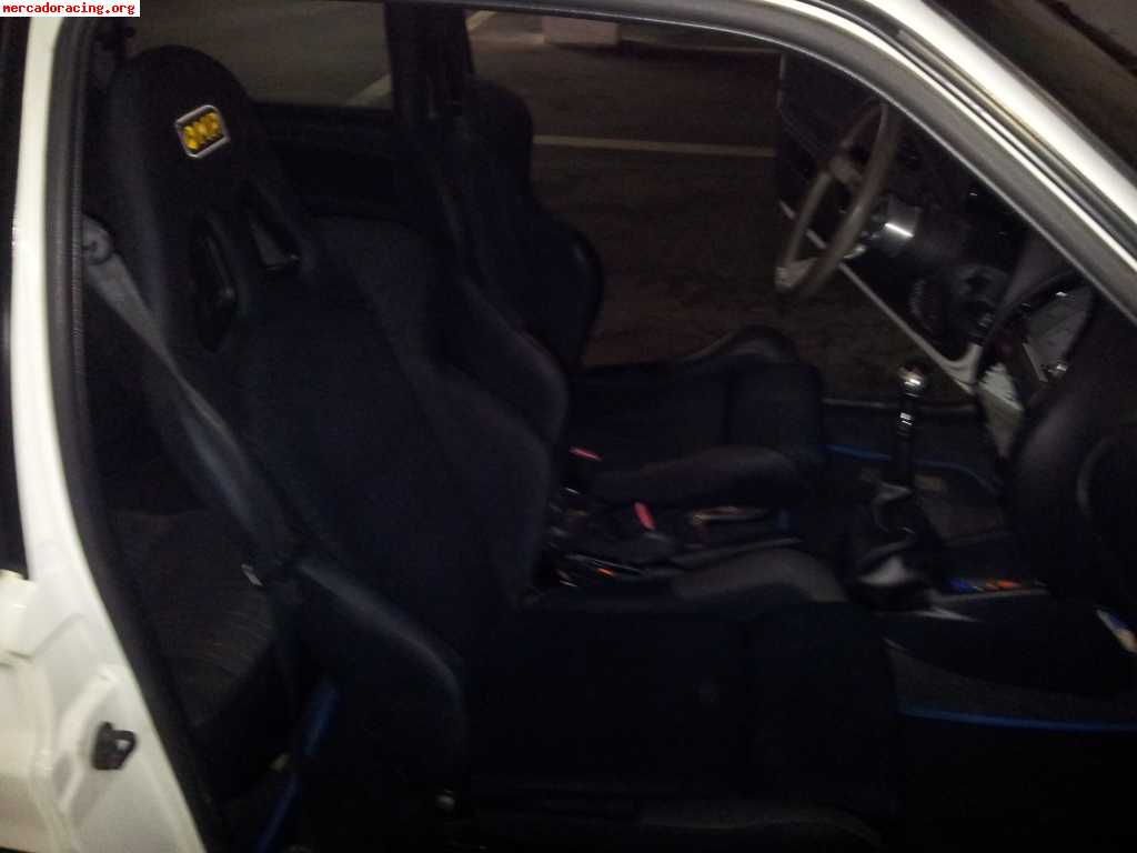 Se venden 2 semibackets omp negros. 