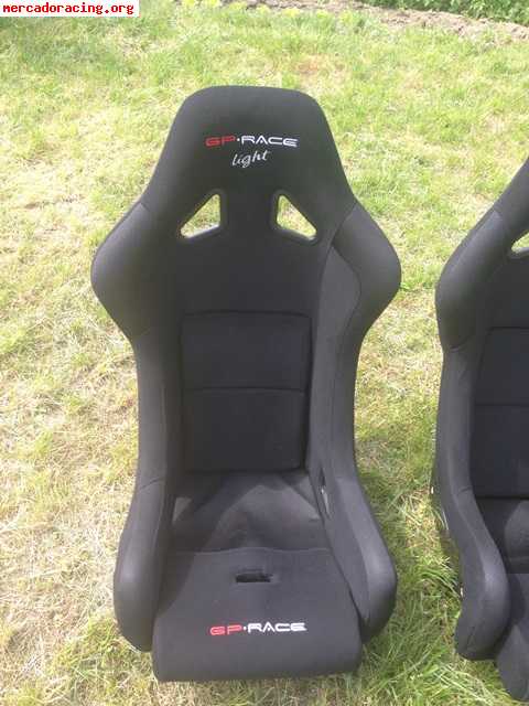 Vendo dos bakets gp-race light de fibra