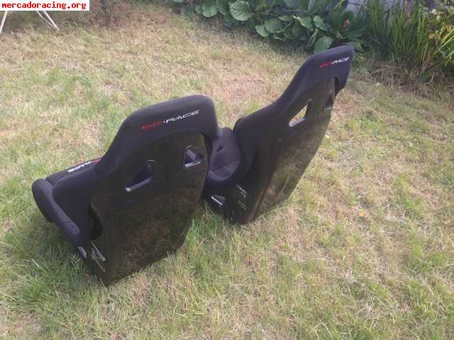 Vendo dos bakets gp-race light de fibra