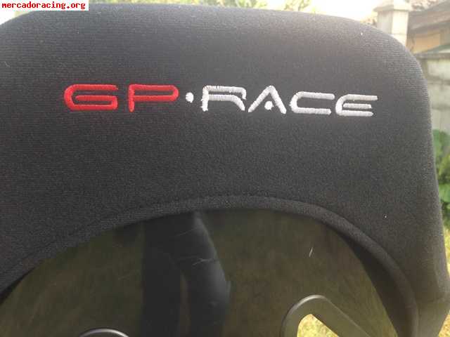 Vendo dos bakets gp-race light de fibra