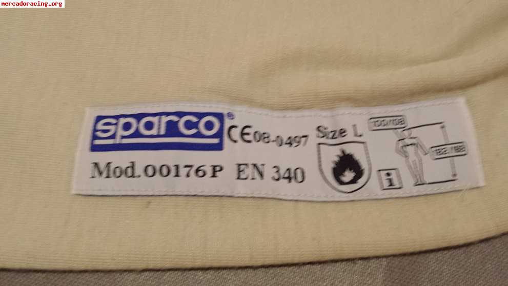 Camiseta interior pantalones y sotocasco