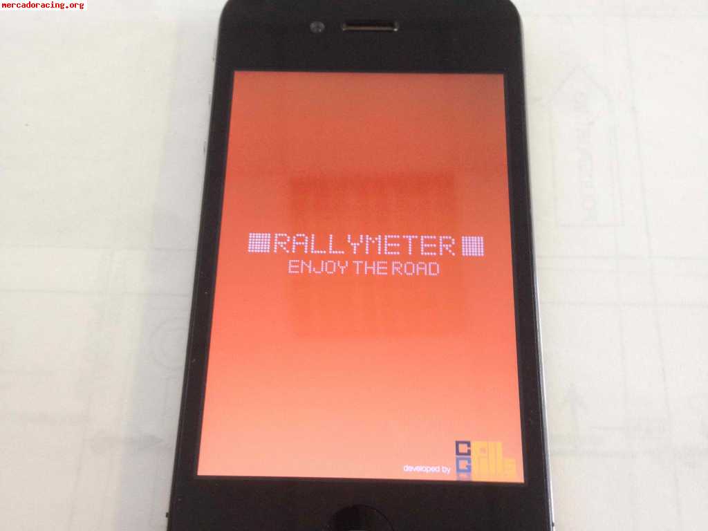 Iphone 4 con programa rallymeter para regularidad