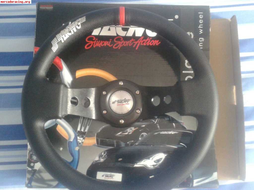 Se vende volante desplazado simoni sport