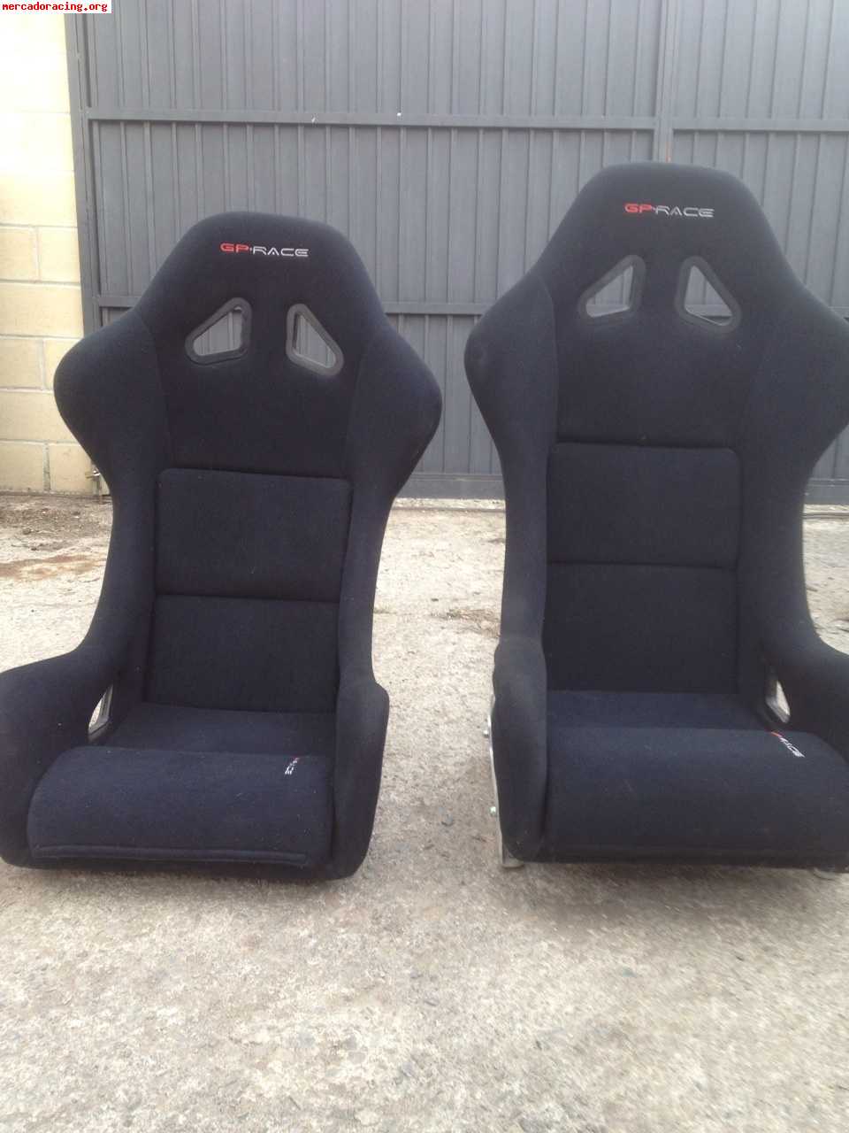 Se vende pareja de baquet gp race fuera de homologacion