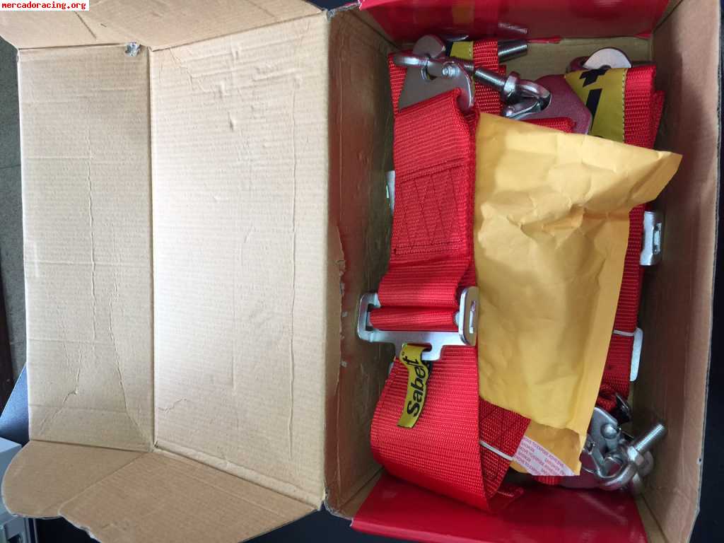  vendo arneses sabelt 6 puntos sin estrenar. 